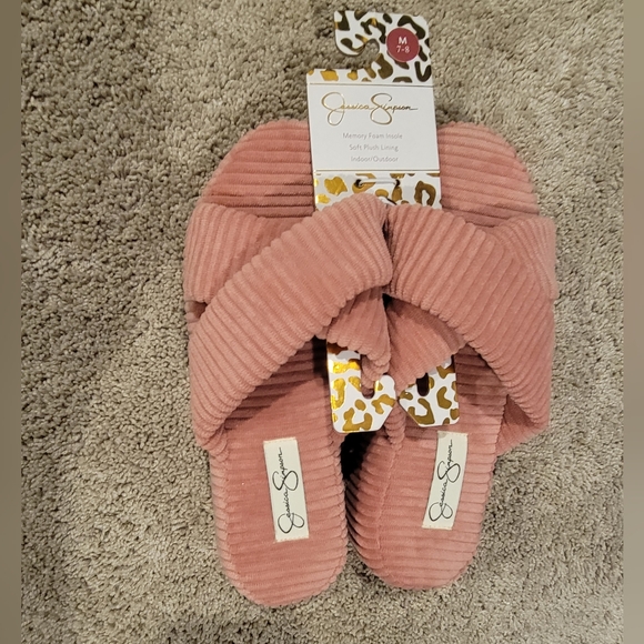 NWT Jessica Simpson Pink Women's Slippers - Size 7-8, Medium - Picture 3 of 4